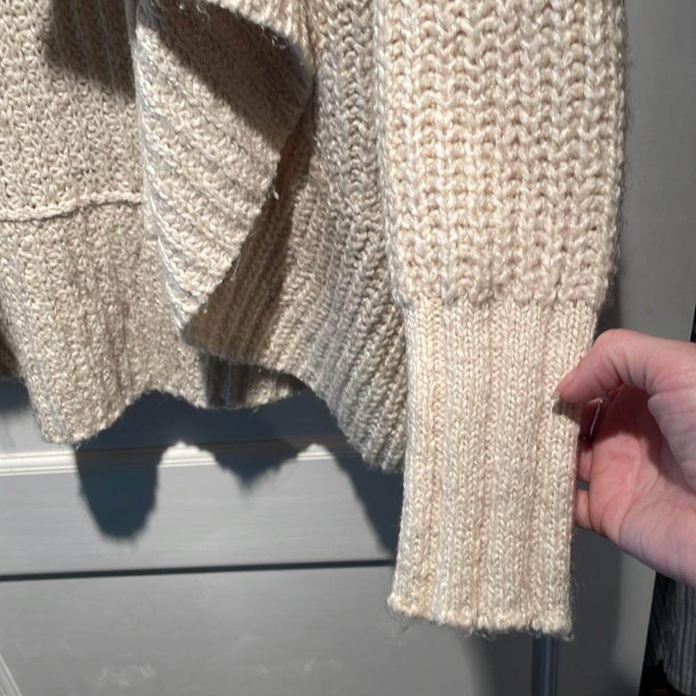Sweater - Picture 5 of 6